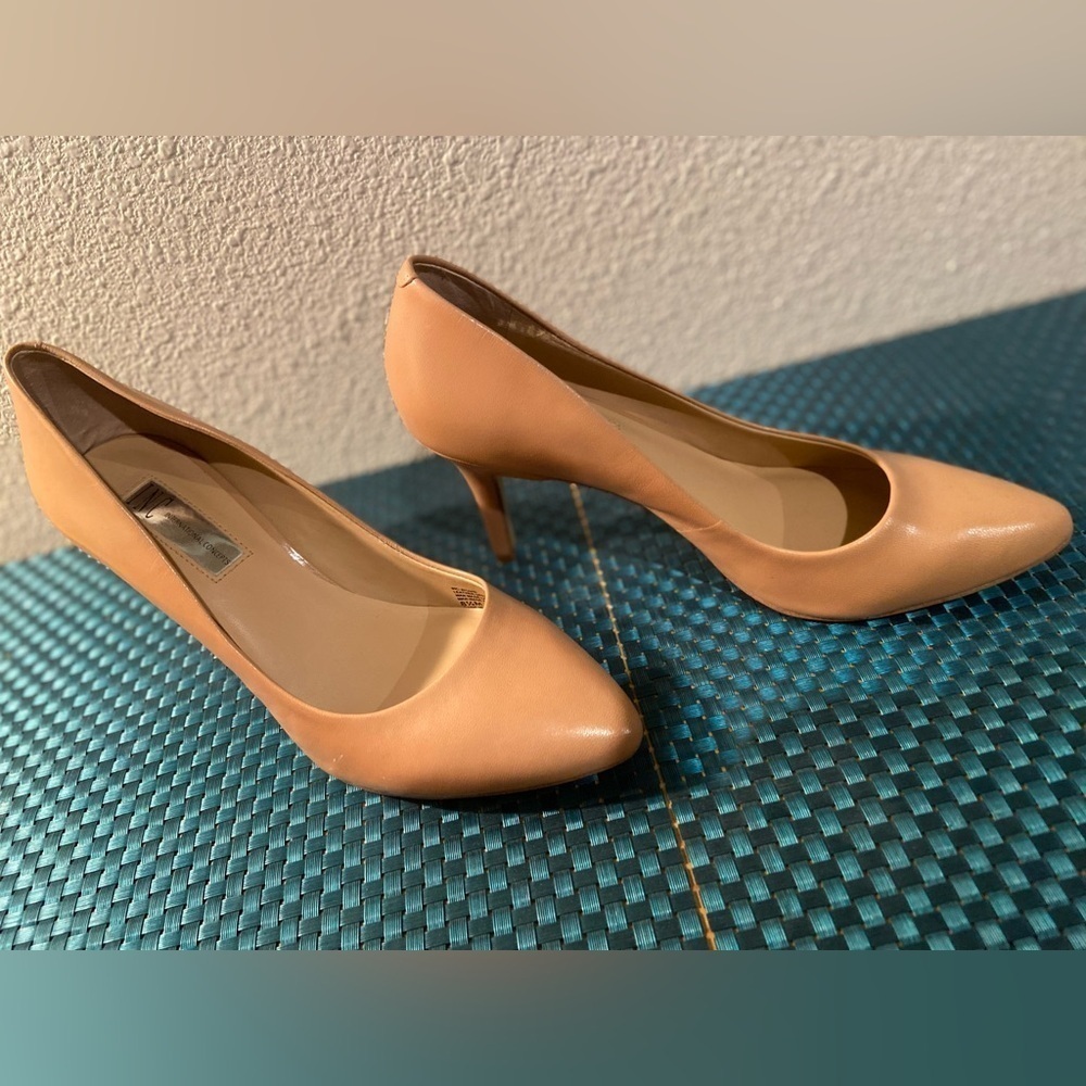 I.N.C International Concepts~Classic~Elegant~Leather~Pointed Toe~Pump~Size 8.5